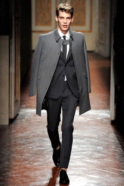 Look 29